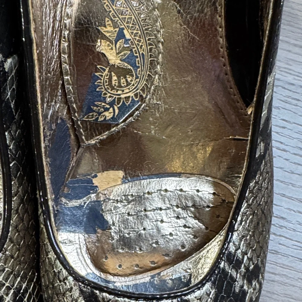 Sofft Women's Elegant Black and Gold Snake print Heels